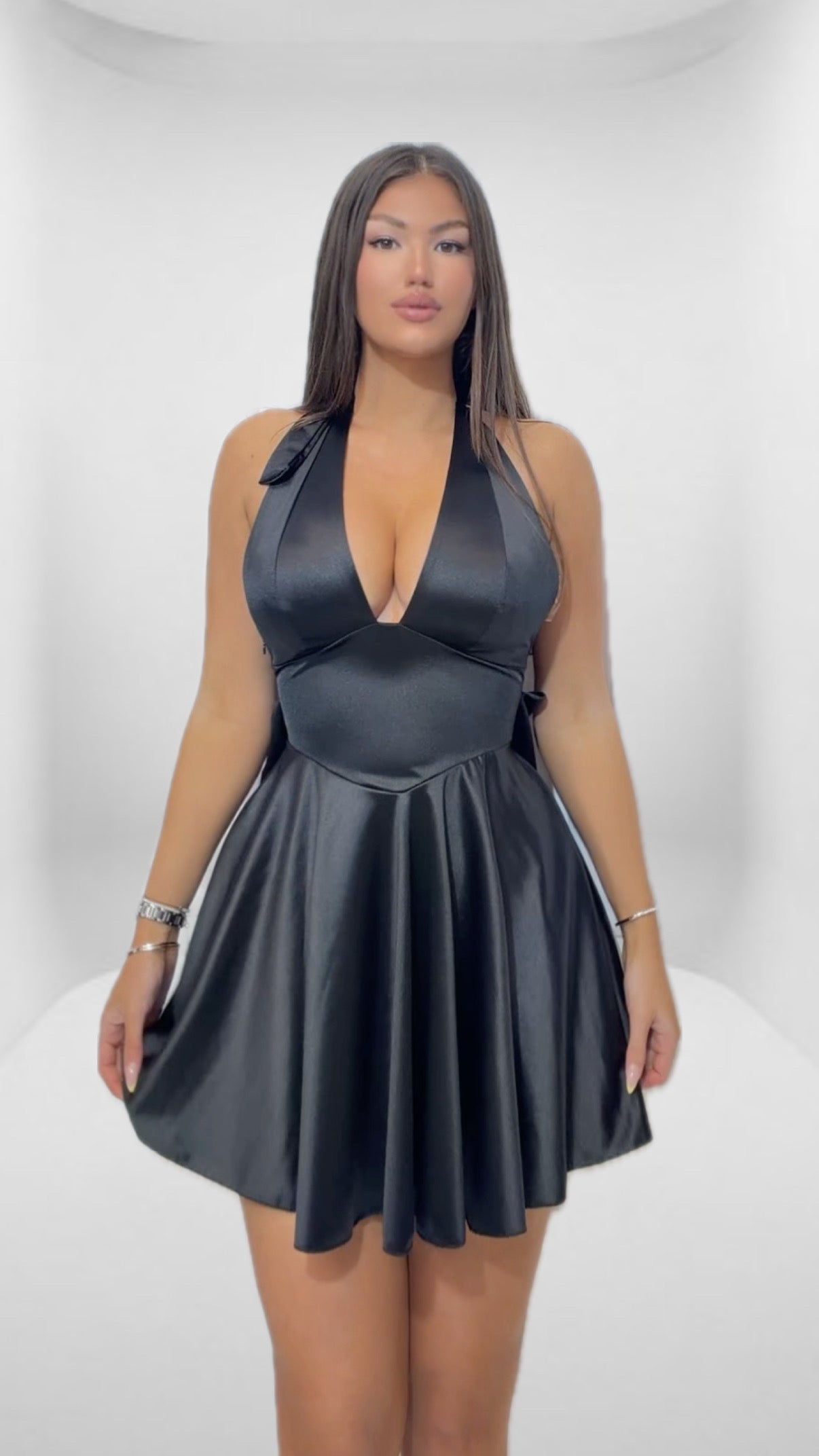 Satin bow dres